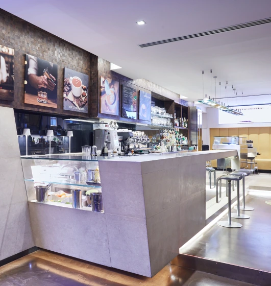 Cocktail Bar Image